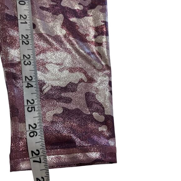 NWT Fabletics Powerhold mid rise in Pink Camo size med 6-8 - Picture 4 of 6